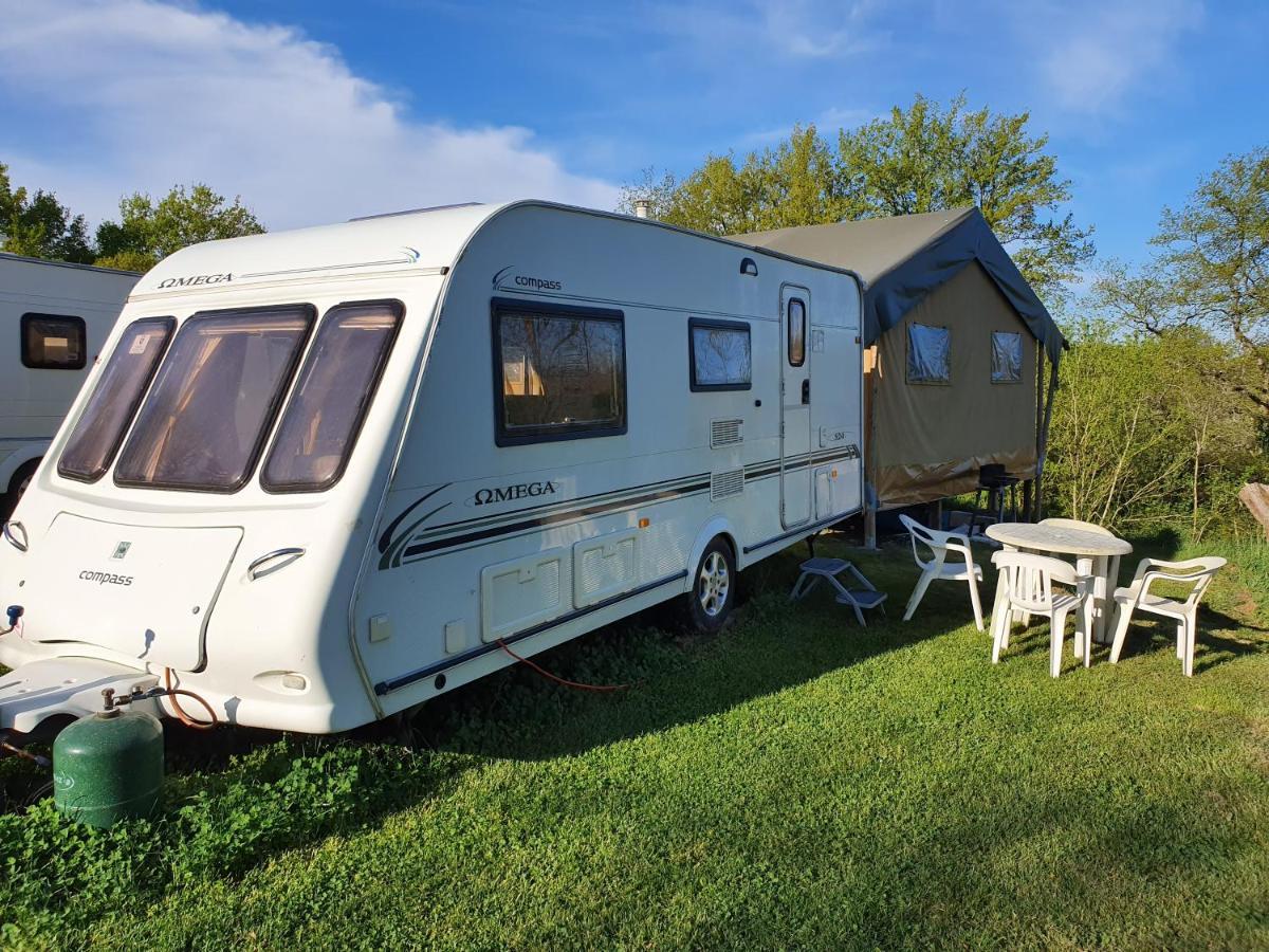 Villa Puy Rond Camping à Bressuire Extérieur photo